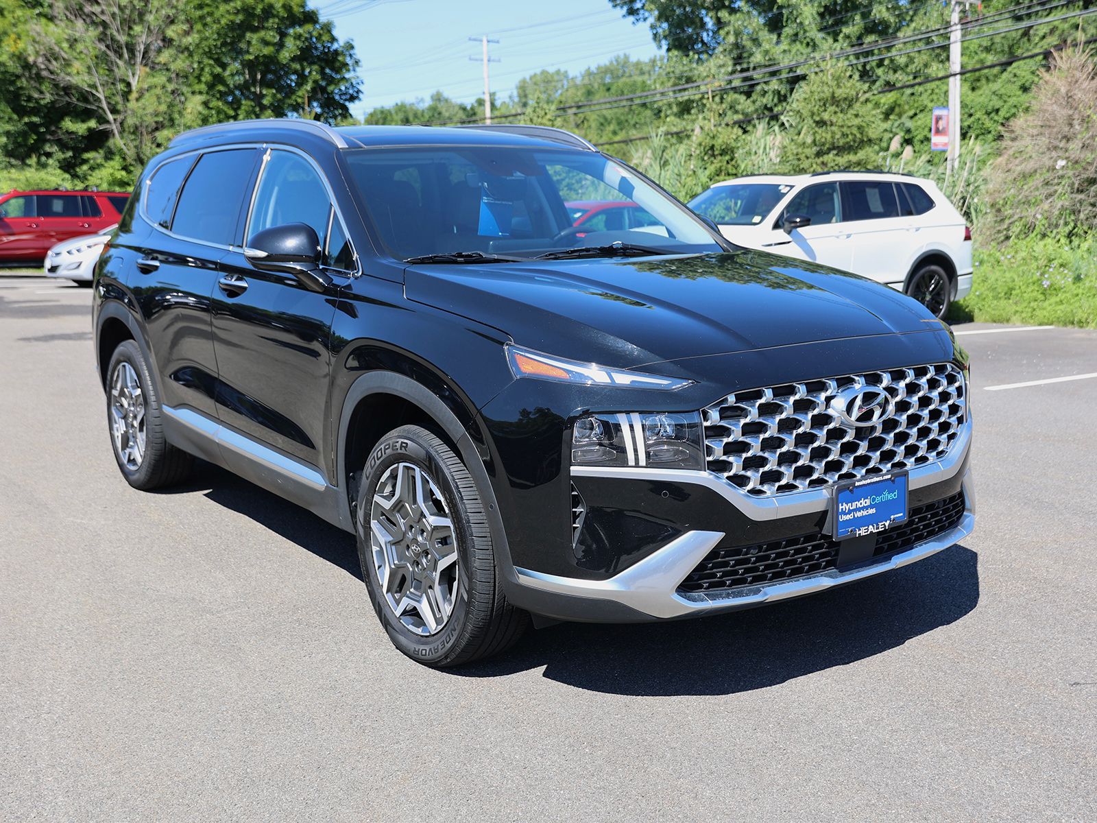 Photo view of 2023 Hyundai Santa Fe Plug-In Hybrid in Black