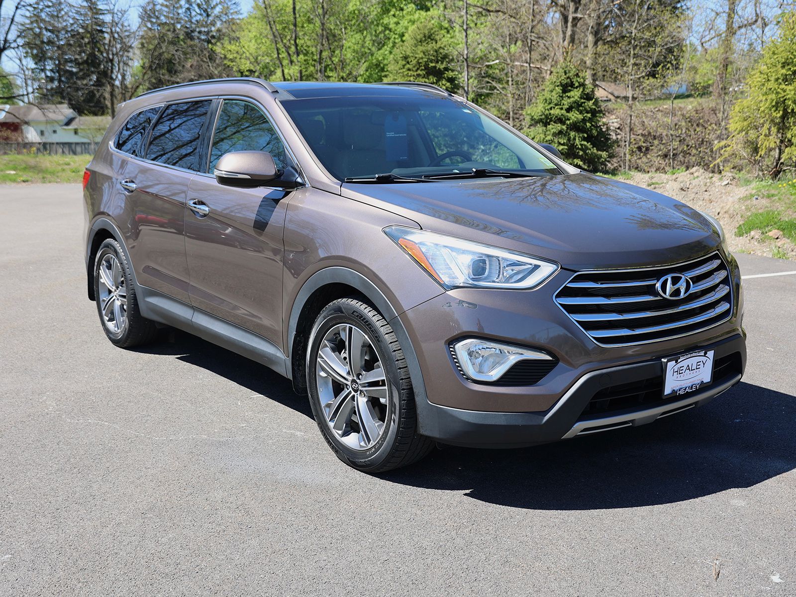 Photo view of 2015 Hyundai Santa Fe in Brown
