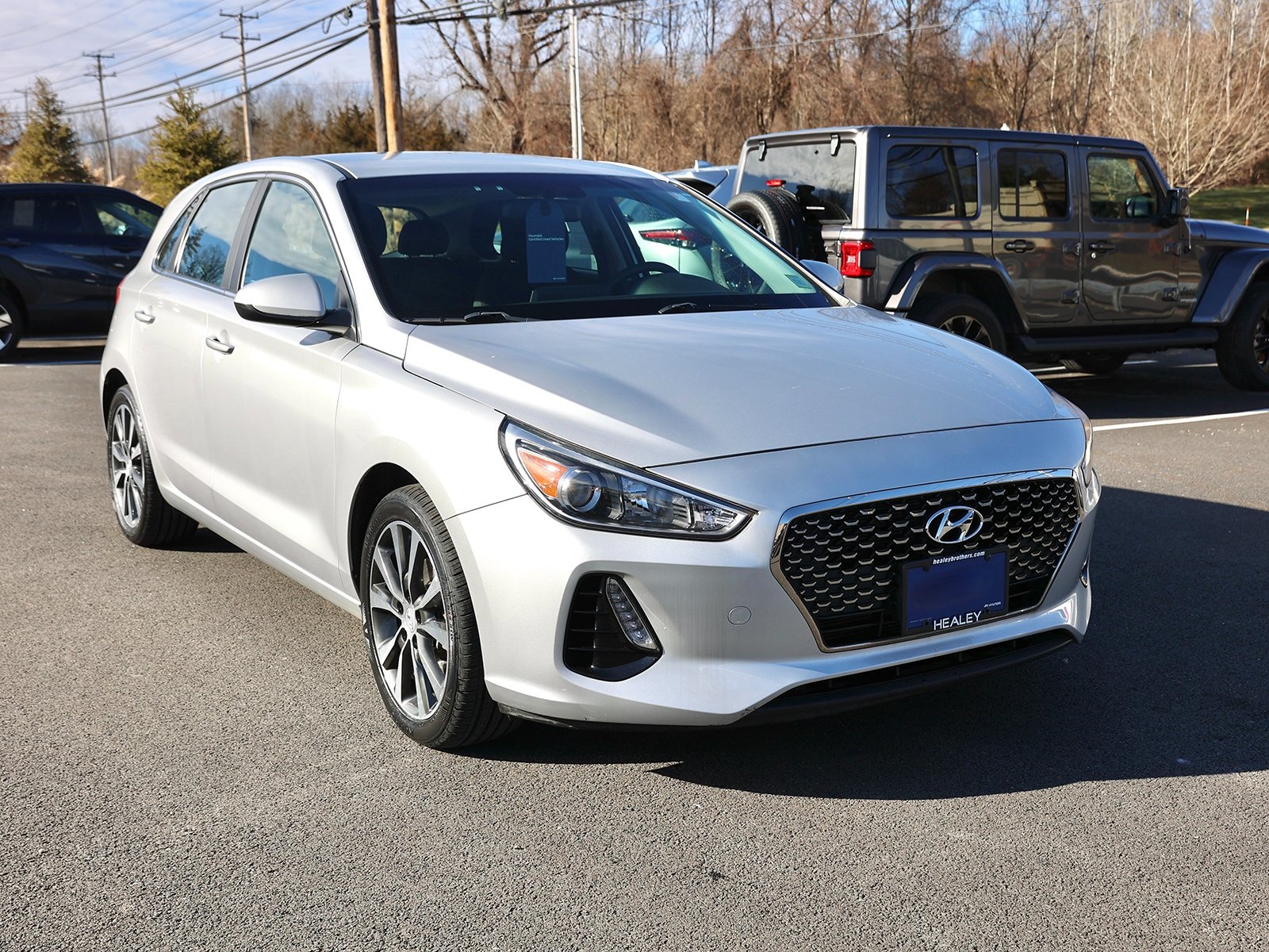 Photo view of 2018 Hyundai Elantra GT in Gray
