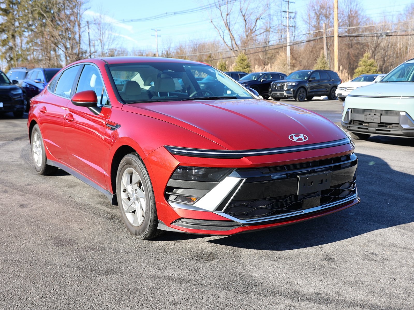 Photo view of 2025 Hyundai Sonata in Red