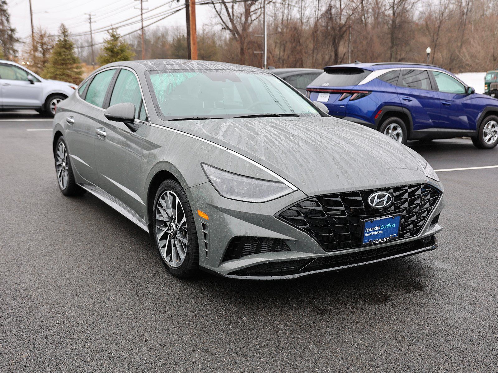 Photo view of 2022 Hyundai Sonata in Gray