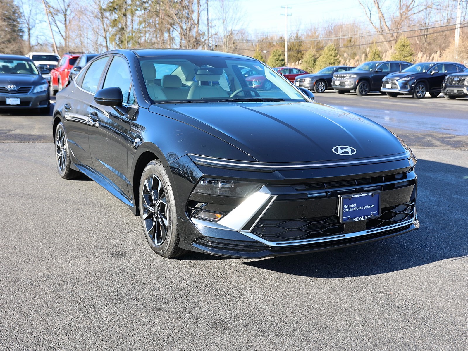 Photo view of 2025 Hyundai Sonata in Black