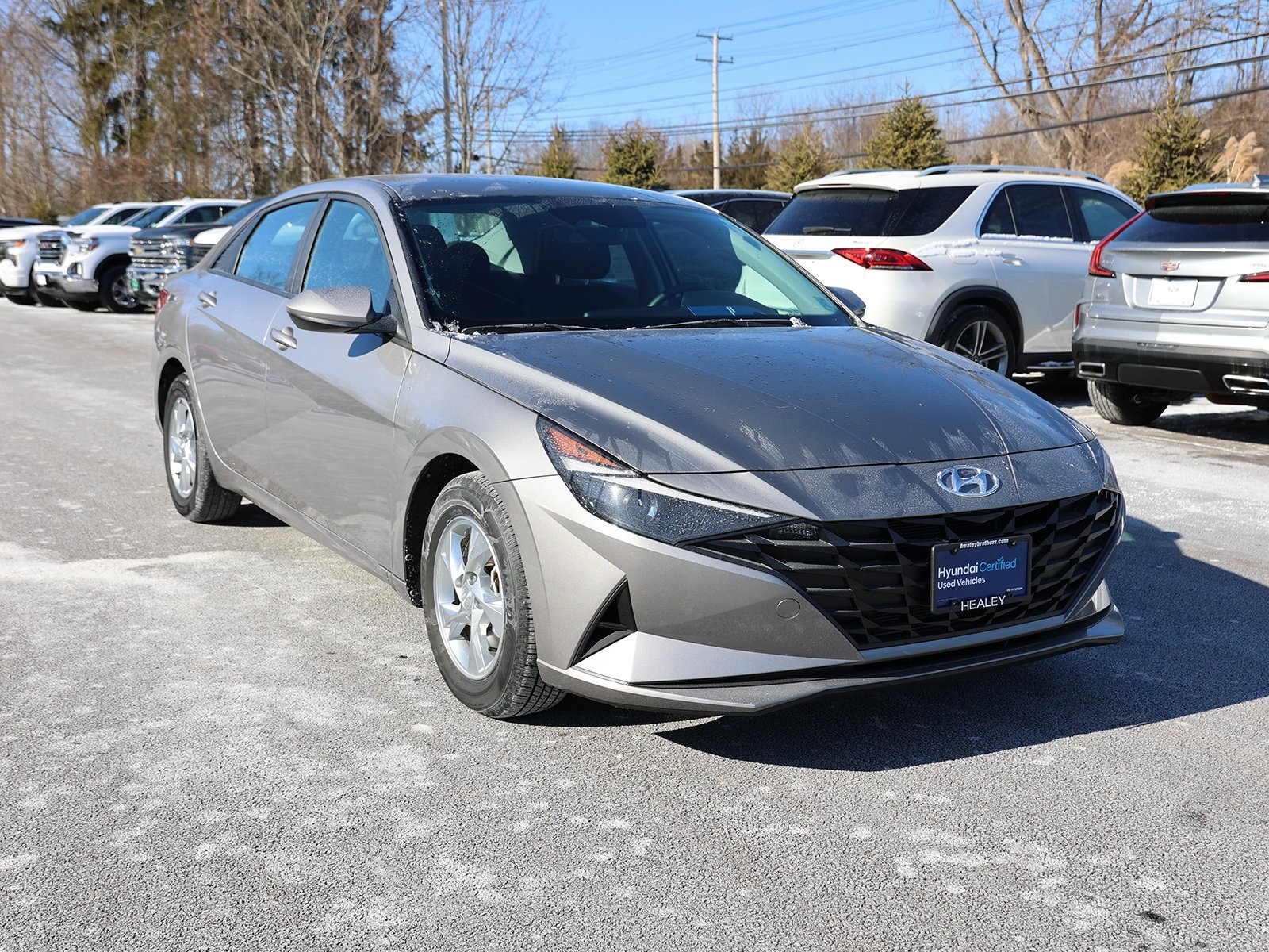 Photo view of 2023 Hyundai Elantra in Gray