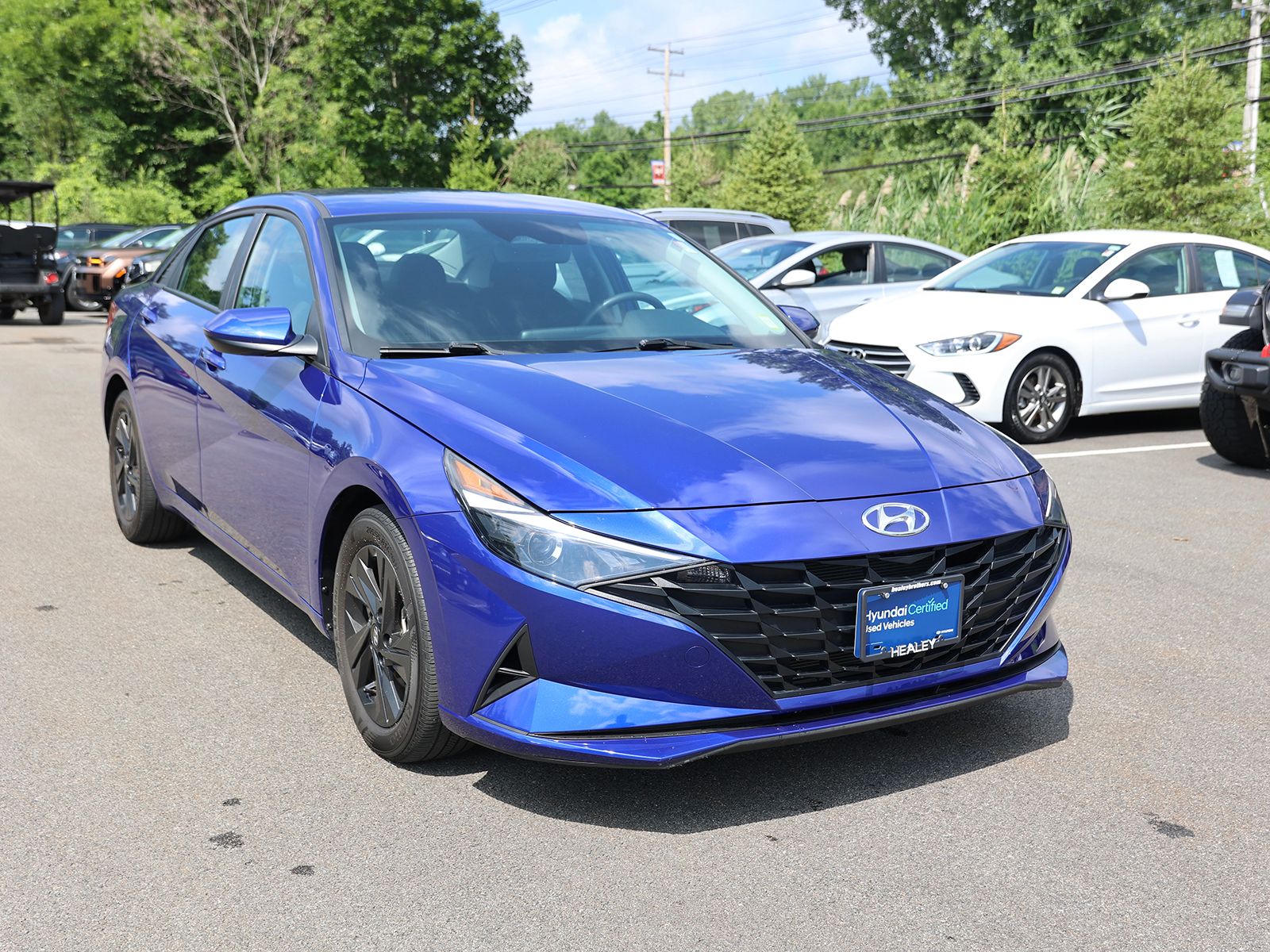 Photo view of 2023 Hyundai Elantra in Blue