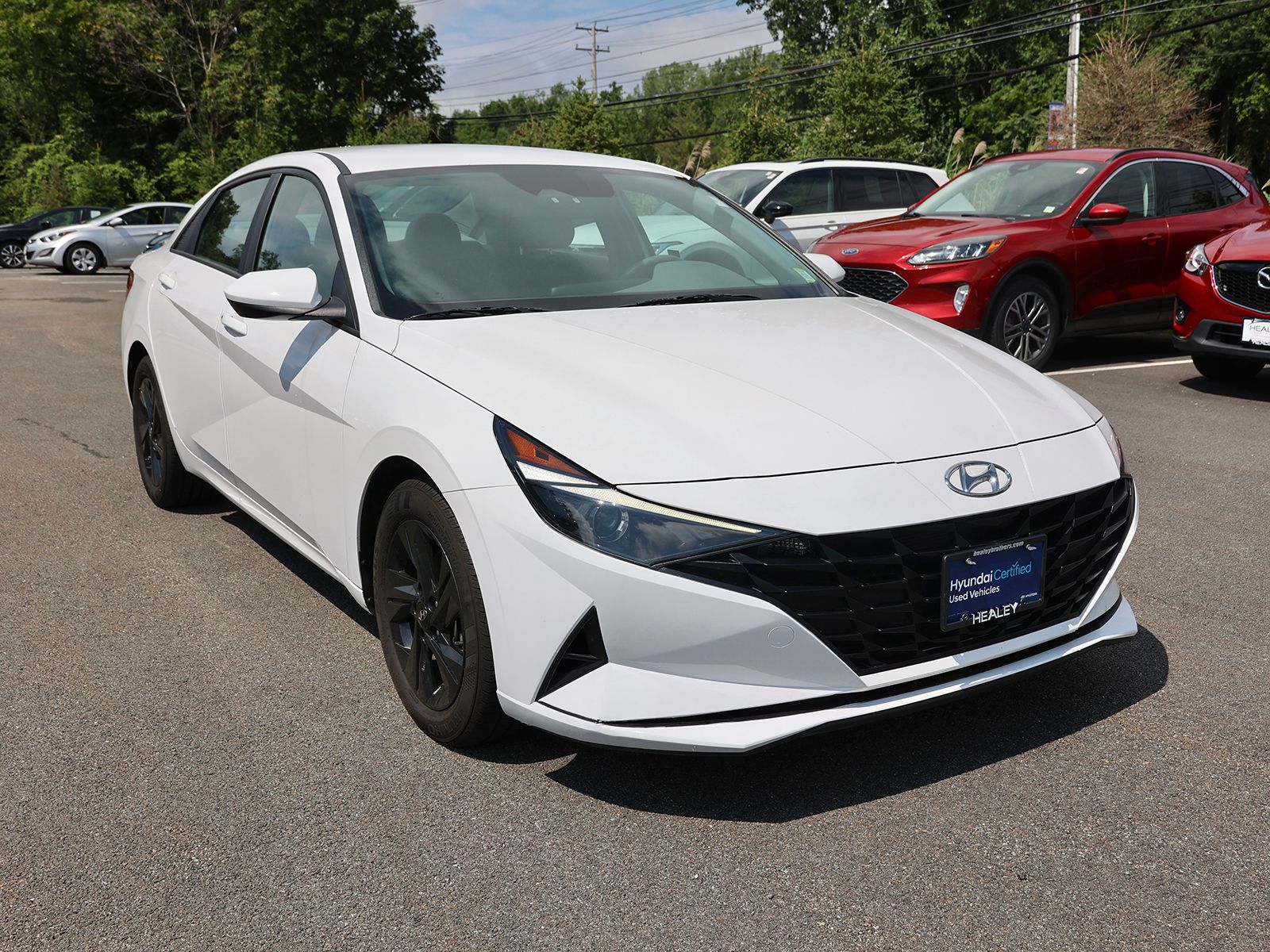 Photo view of 2023 Hyundai Elantra Hybrid in White
