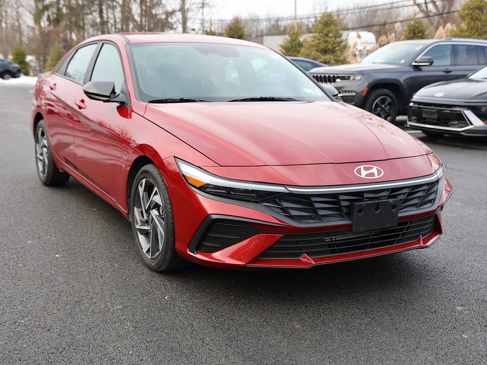 Photo view of 2025 Hyundai Elantra in Red