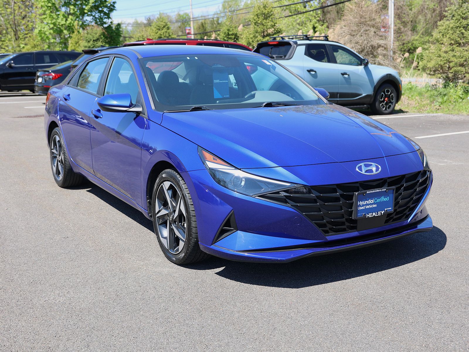 Photo view of 2023 Hyundai Elantra in Blue