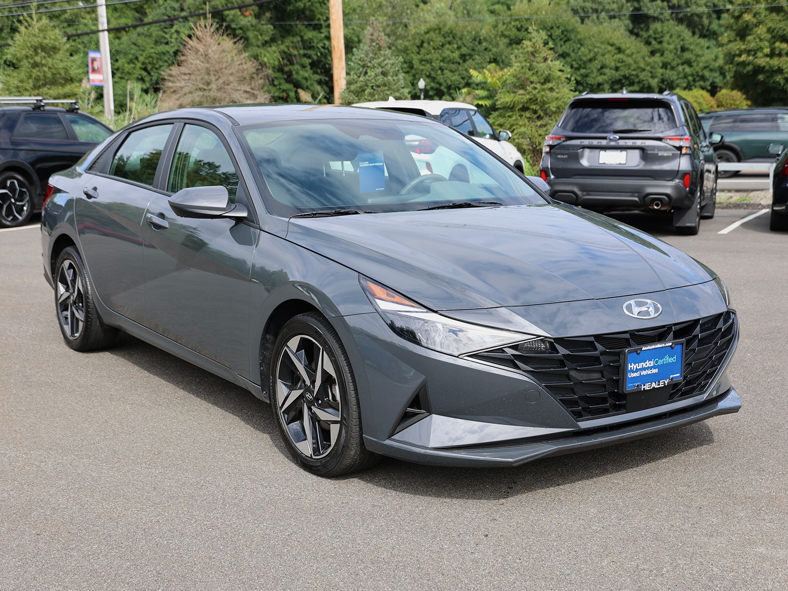 Photo view of 2023 Hyundai Elantra in Gray