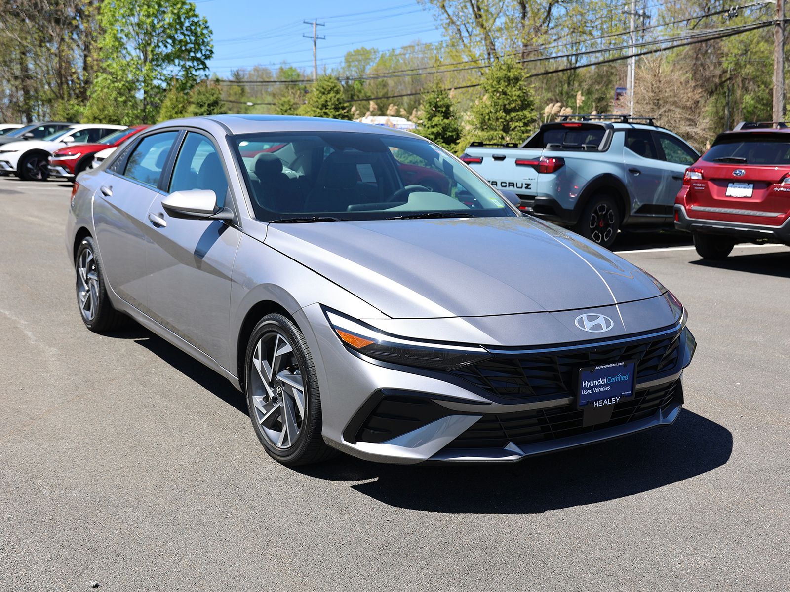 Photo view of 2025 Hyundai Elantra in Gray