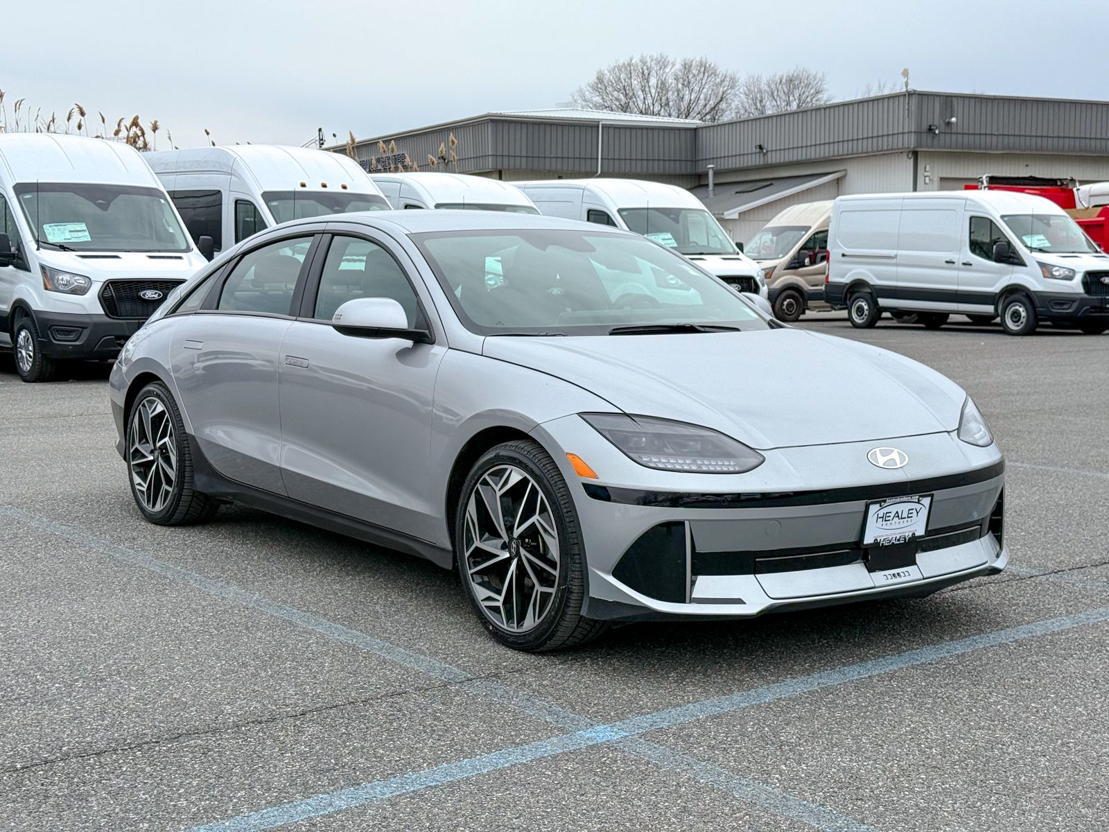 Photo view of 2024 Hyundai IONIQ 6 in Silver