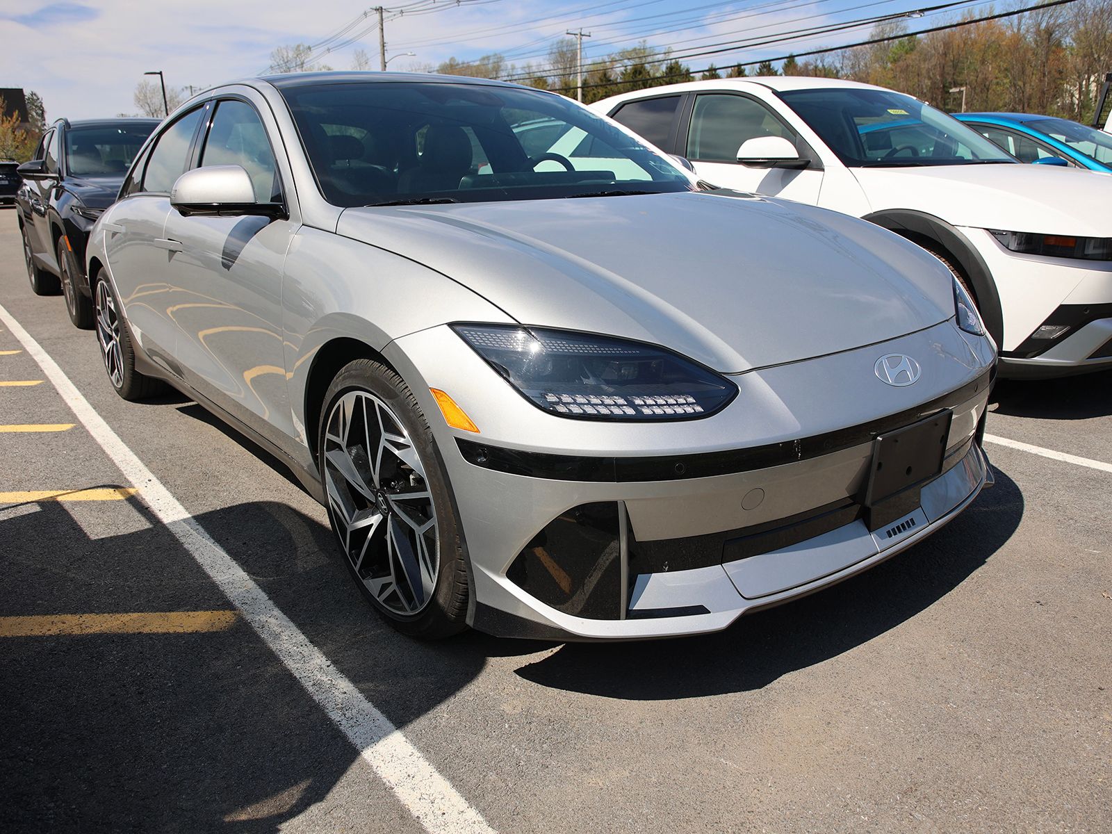 Photo view of 2023 Hyundai IONIQ 6 in Silver