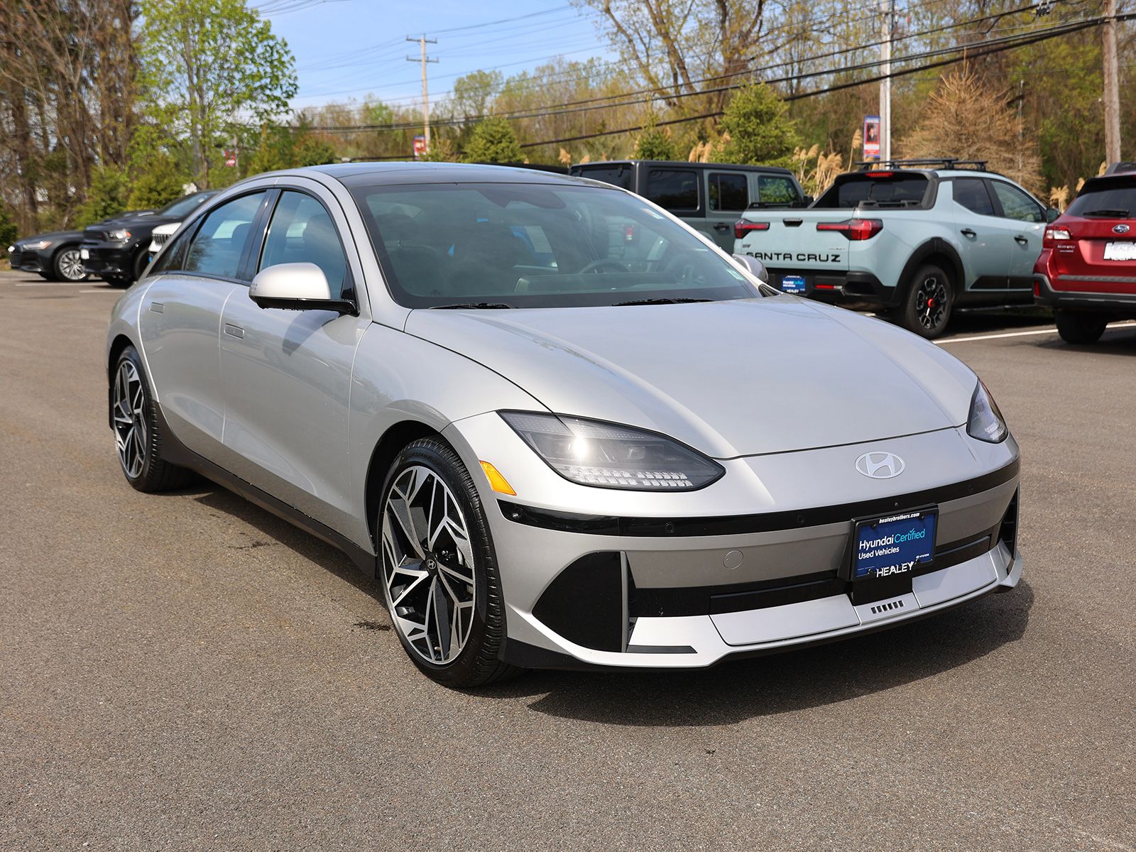 Photo view of 2023 Hyundai IONIQ 6 in Silver
