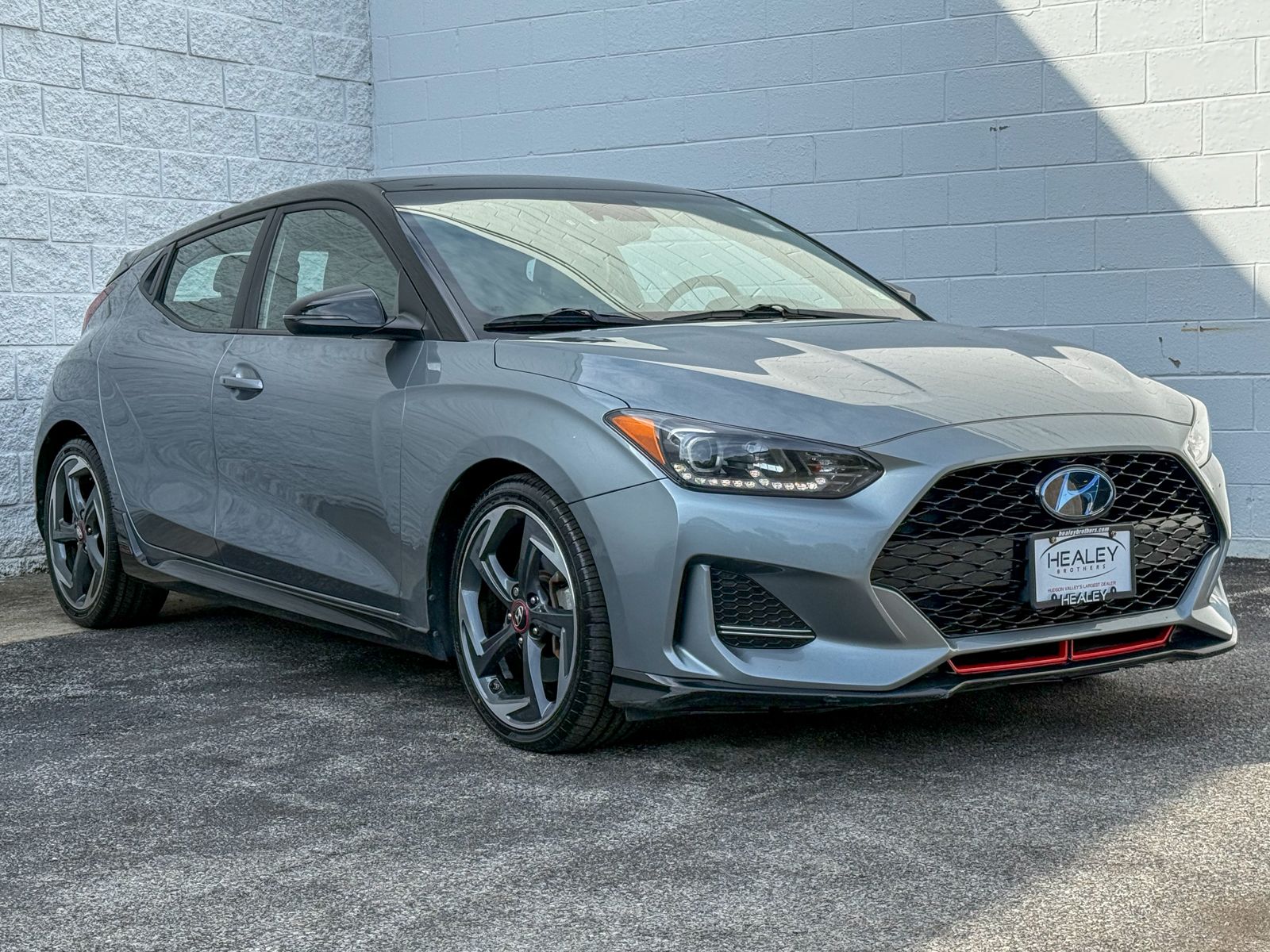 Photo view of 2020 Hyundai Veloster in Silver