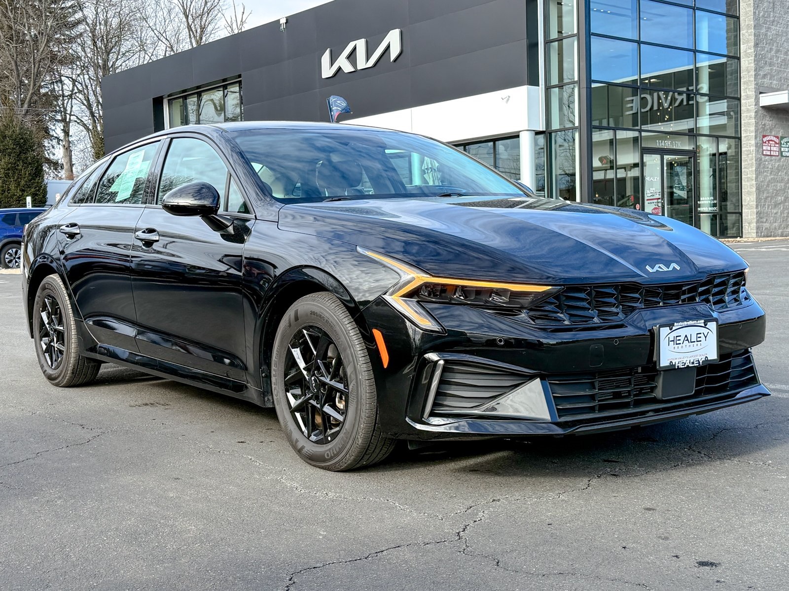 Photo view of 2025 Kia K5 in Black