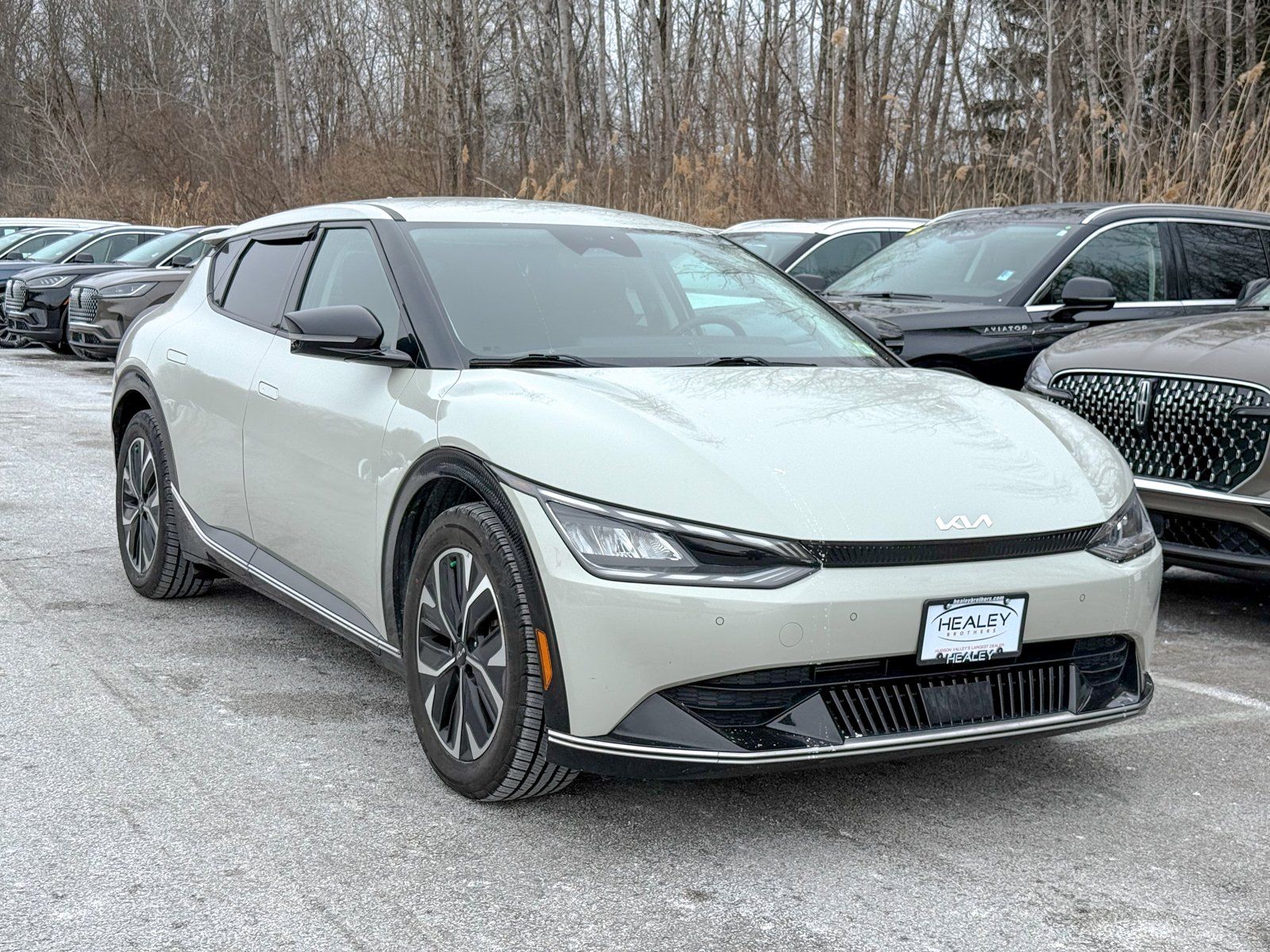 Photo view of 2022 Kia EV6 in White