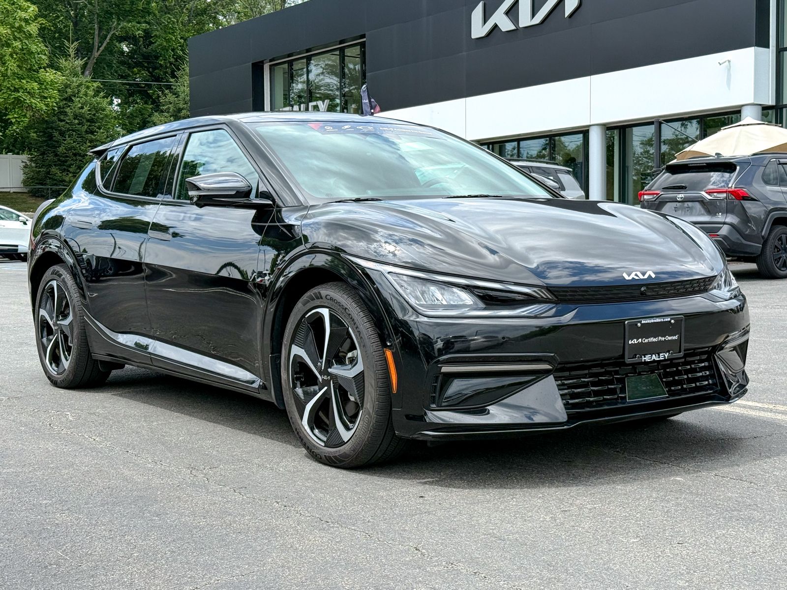 Photo view of 2023 Kia EV6 in Black