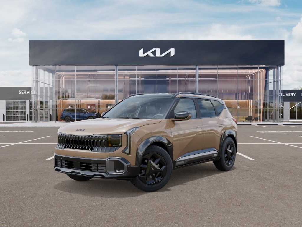 Photo view of 2027 Kia Seltos in Brown