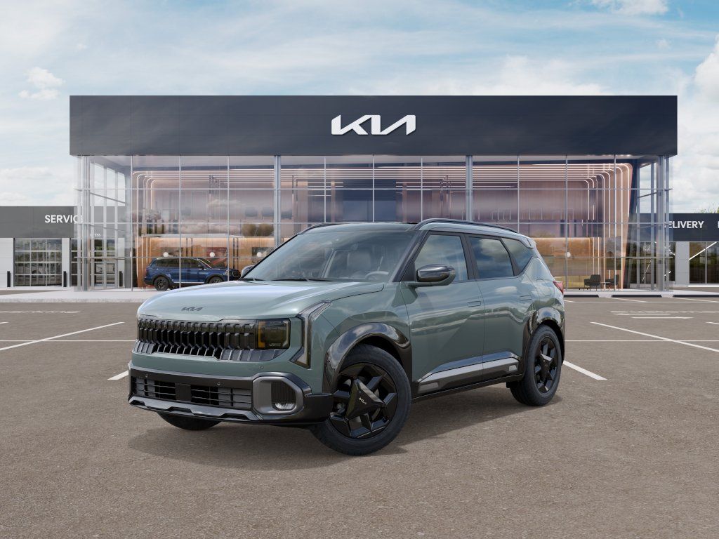 Photo view of 2027 Kia Seltos in Green