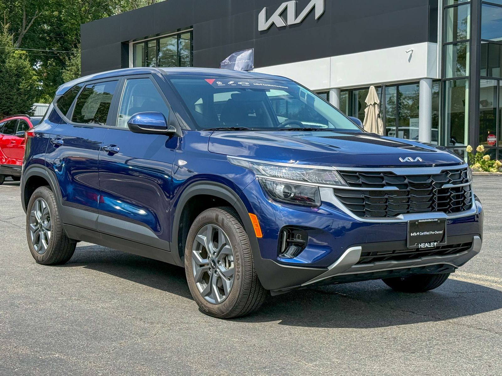 Photo view of 2025 Kia Seltos in Blue