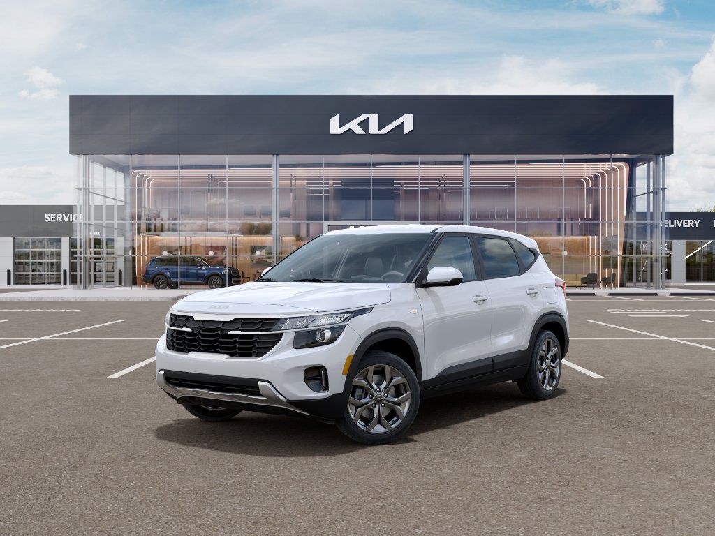 Photo view of 2026 Kia Seltos in White