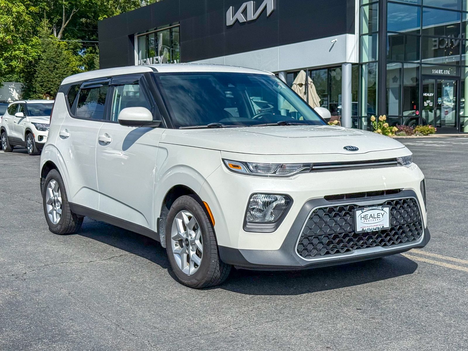 Photo view of 2020 Kia Soul in White