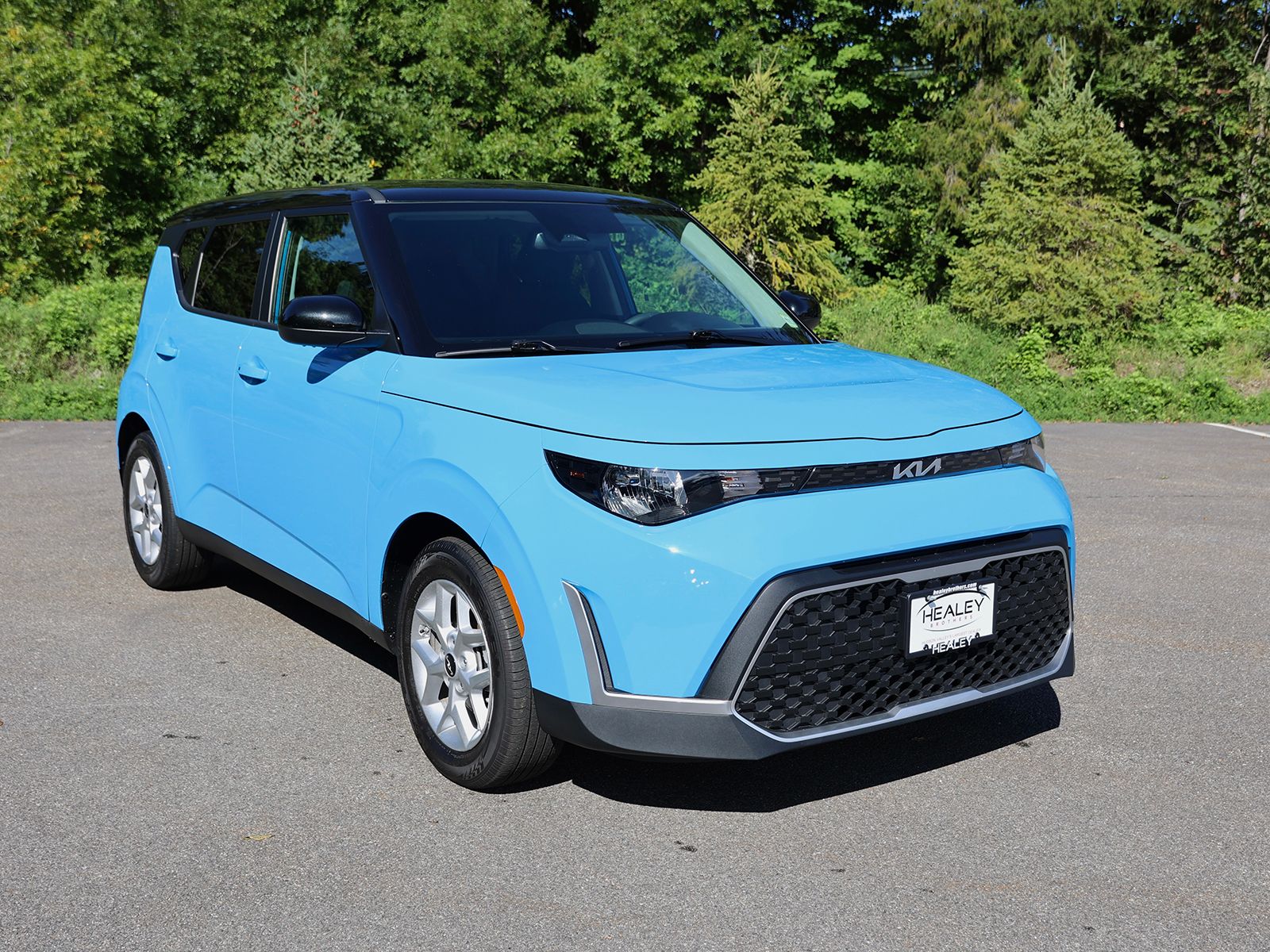 Photo view of 2025 Kia Soul in Blue