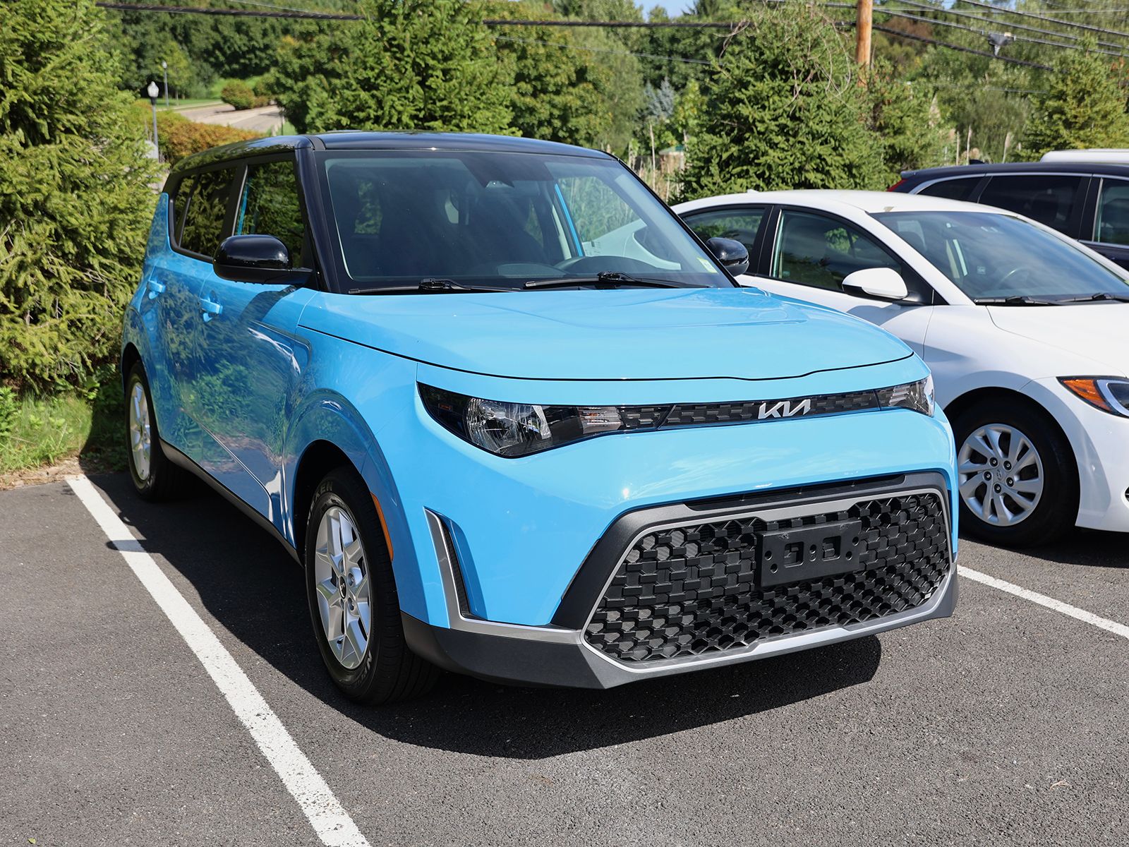 Photo view of 2025 Kia Soul in Blue