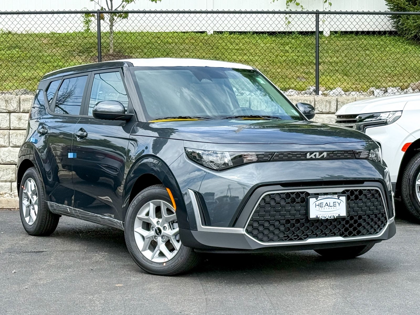 Photo view of 2025 Kia Soul in Gray