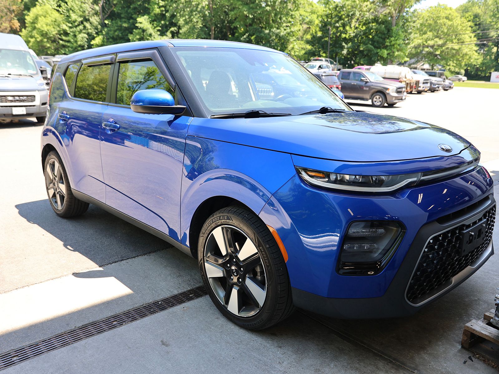 Photo view of 2020 Kia Soul in Blue