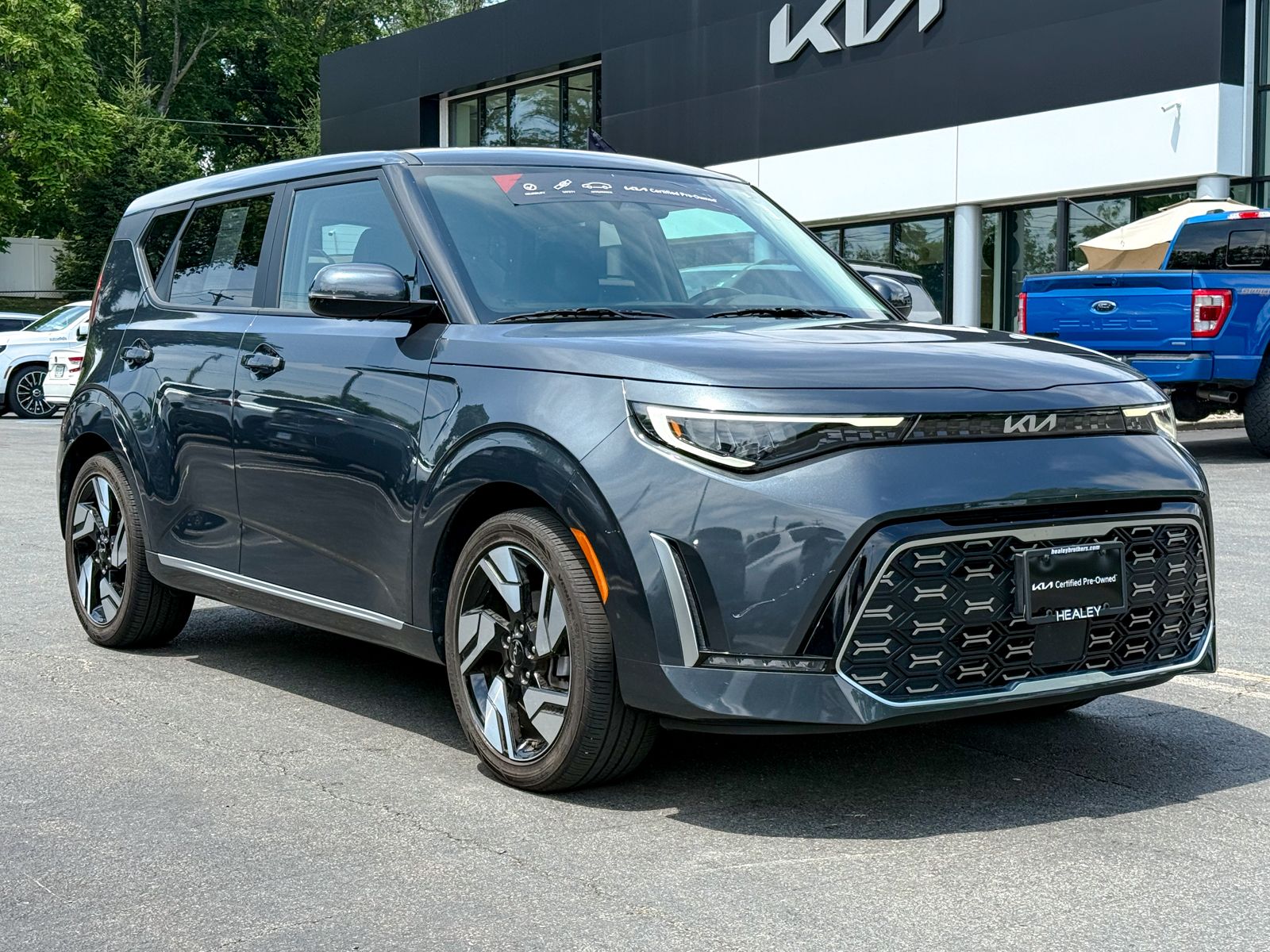 Photo view of 2023 Kia Soul in Gray