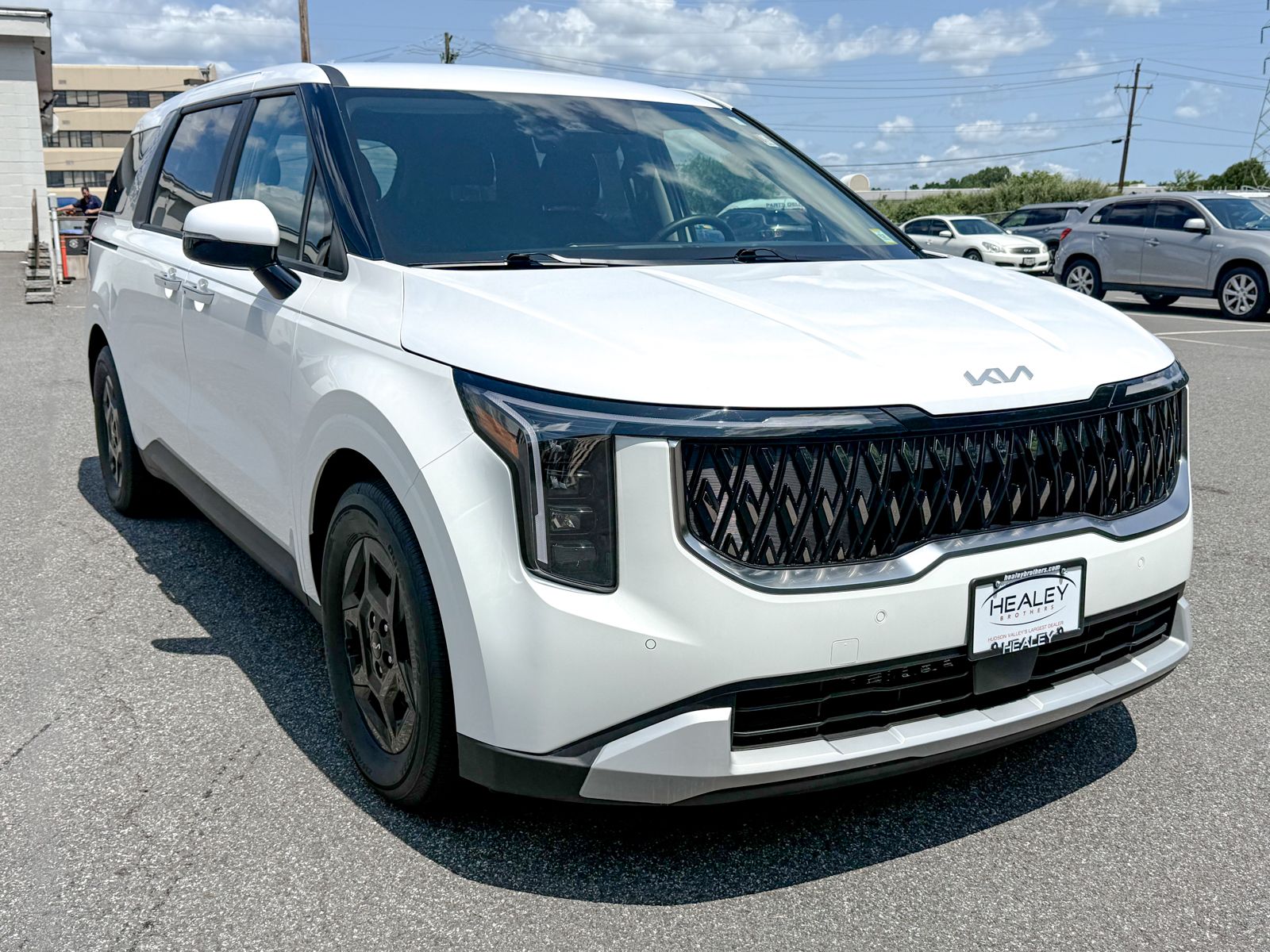 Photo view of 2026 Kia Carnival in White