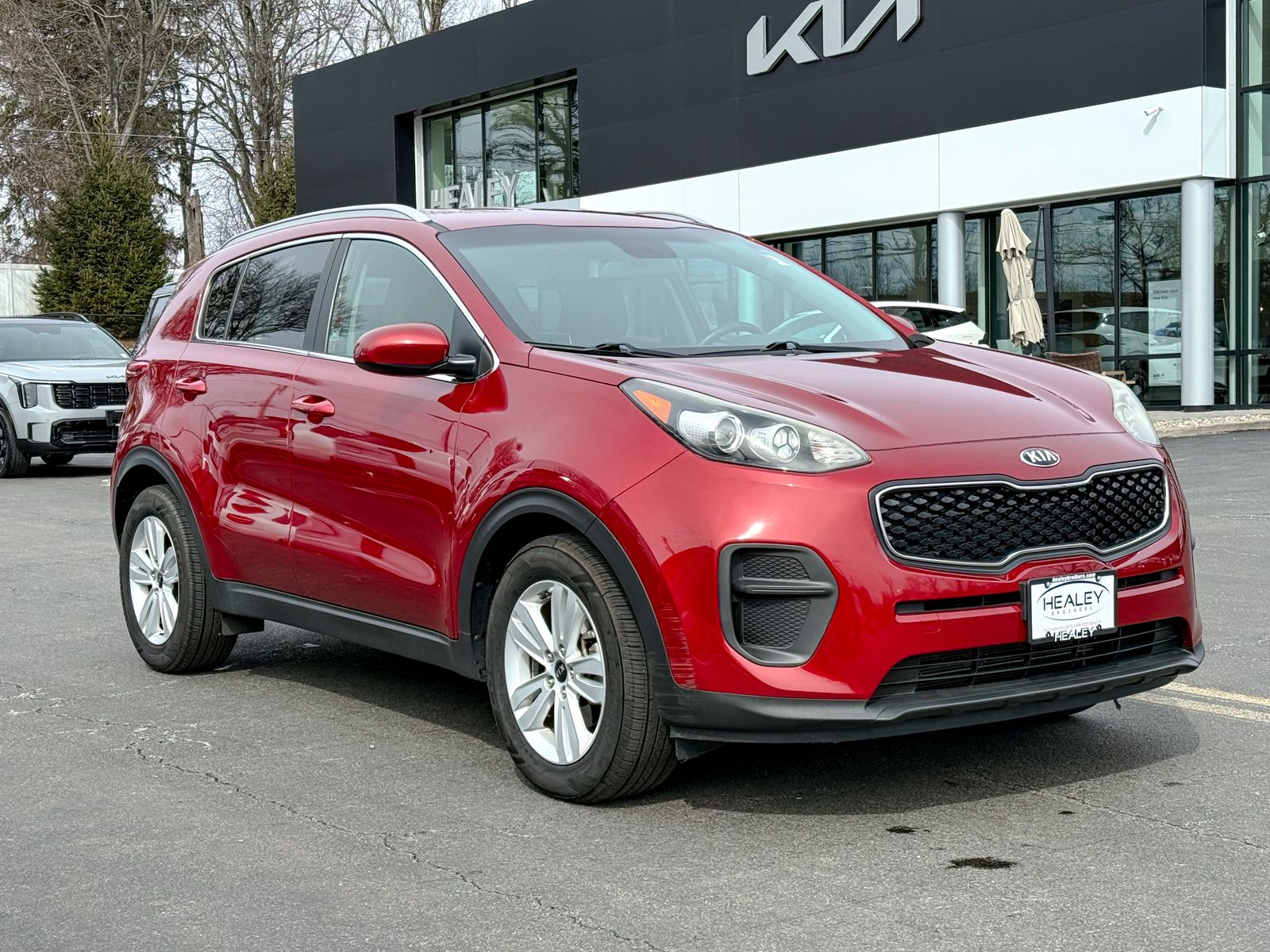 Photo view of 2017 Kia Sportage in Red