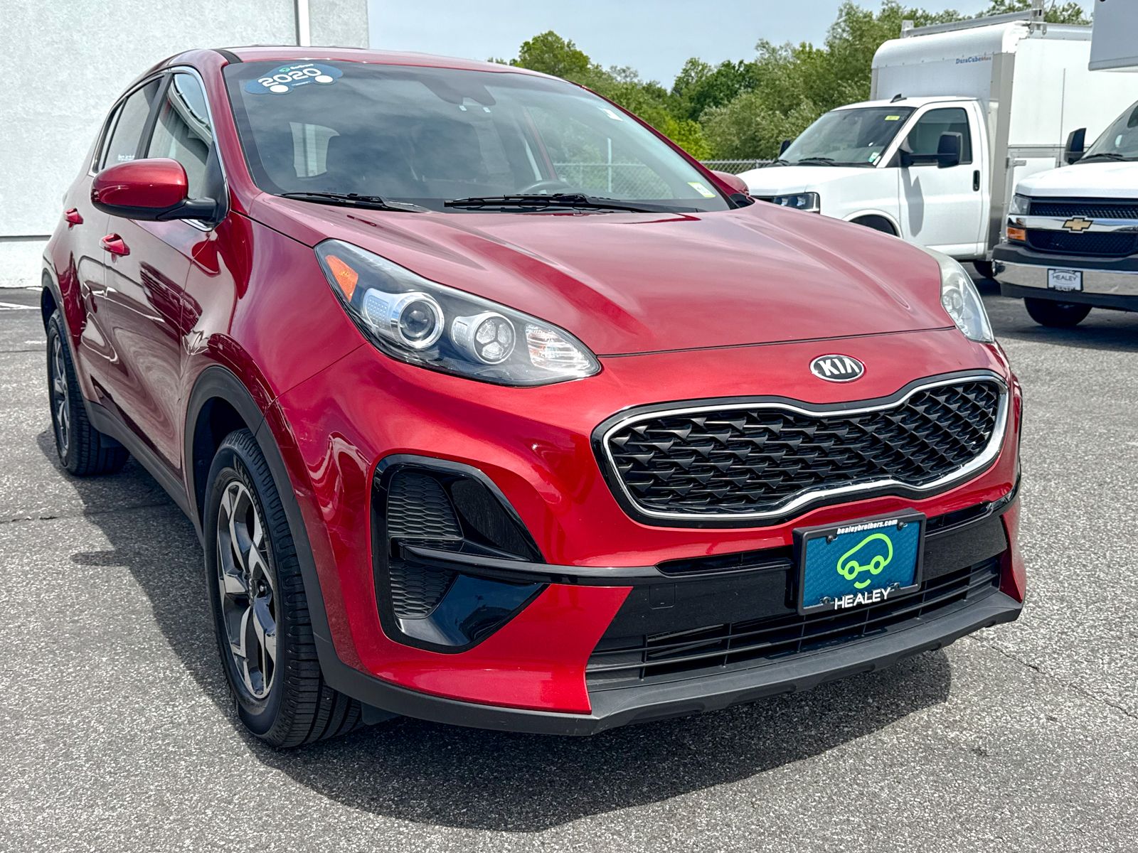 Photo view of 2020 Kia Sportage in Red