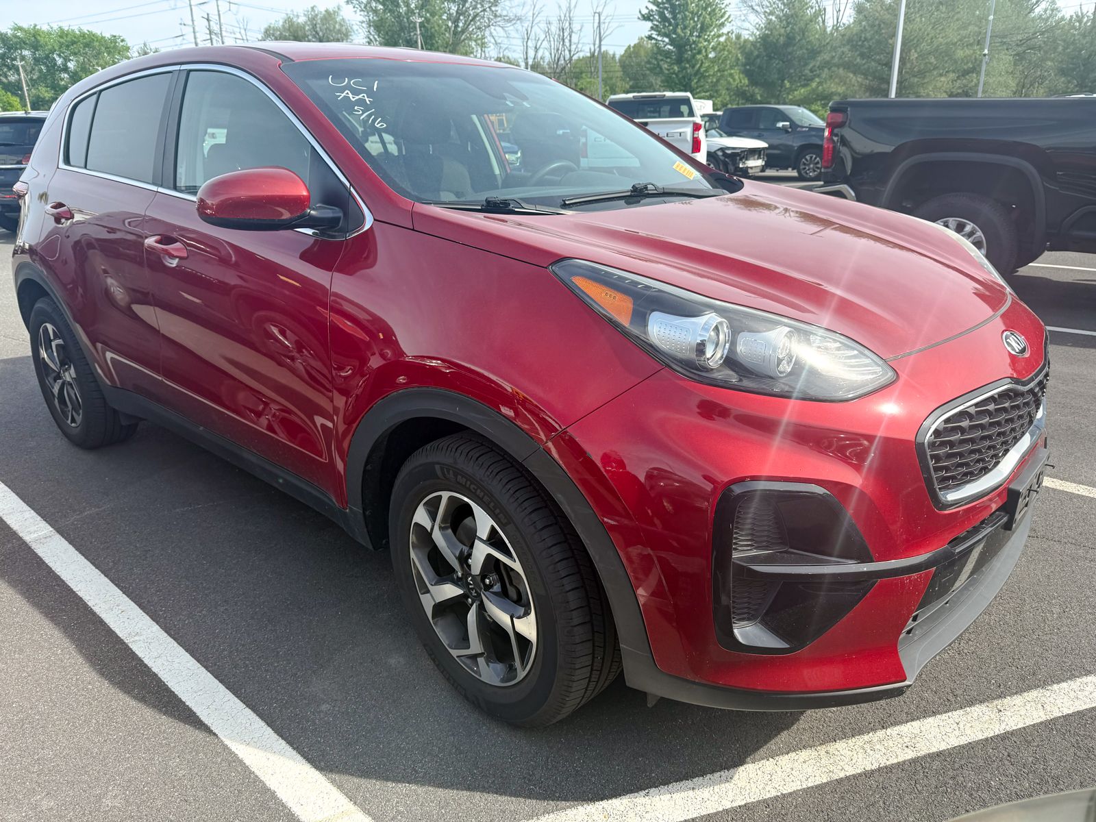 Photo view of 2020 Kia Sportage in Red