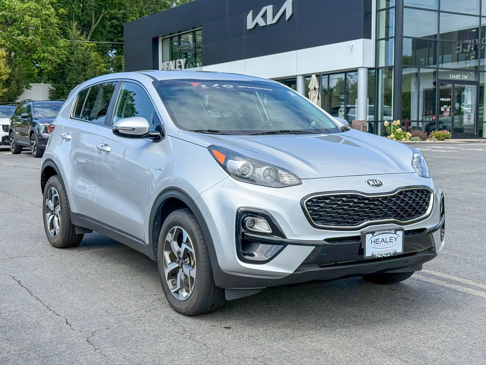 Photo view of 2020 Kia Sportage in Silver