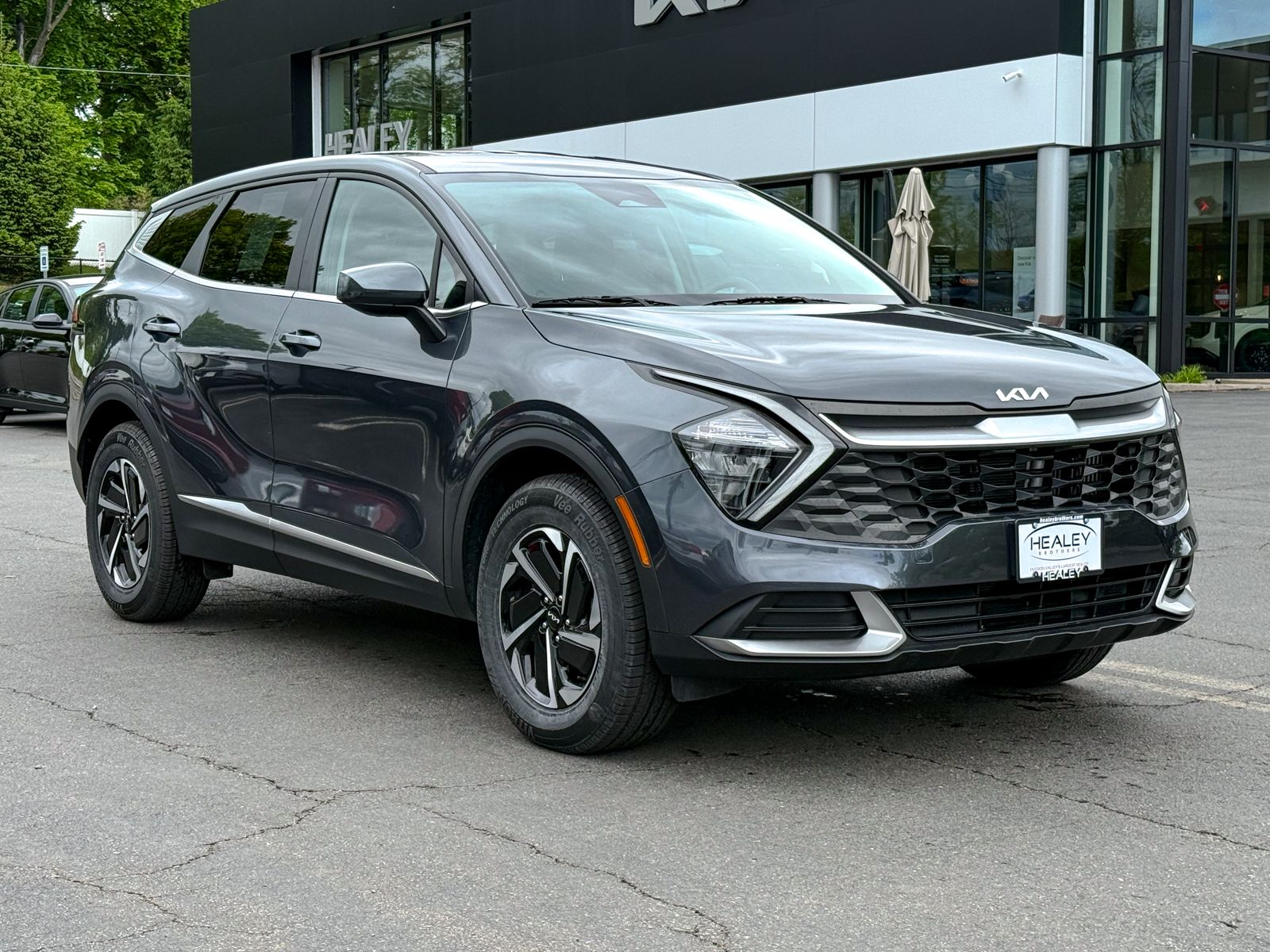 Photo view of 2023 Kia Sportage Hybrid in Gray