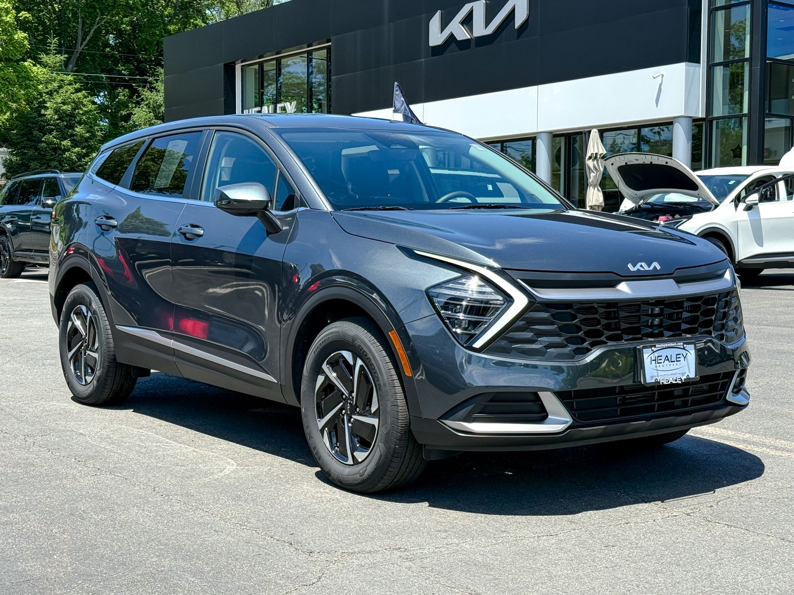 Photo view of 2025 Kia Sportage Hybrid in Gray