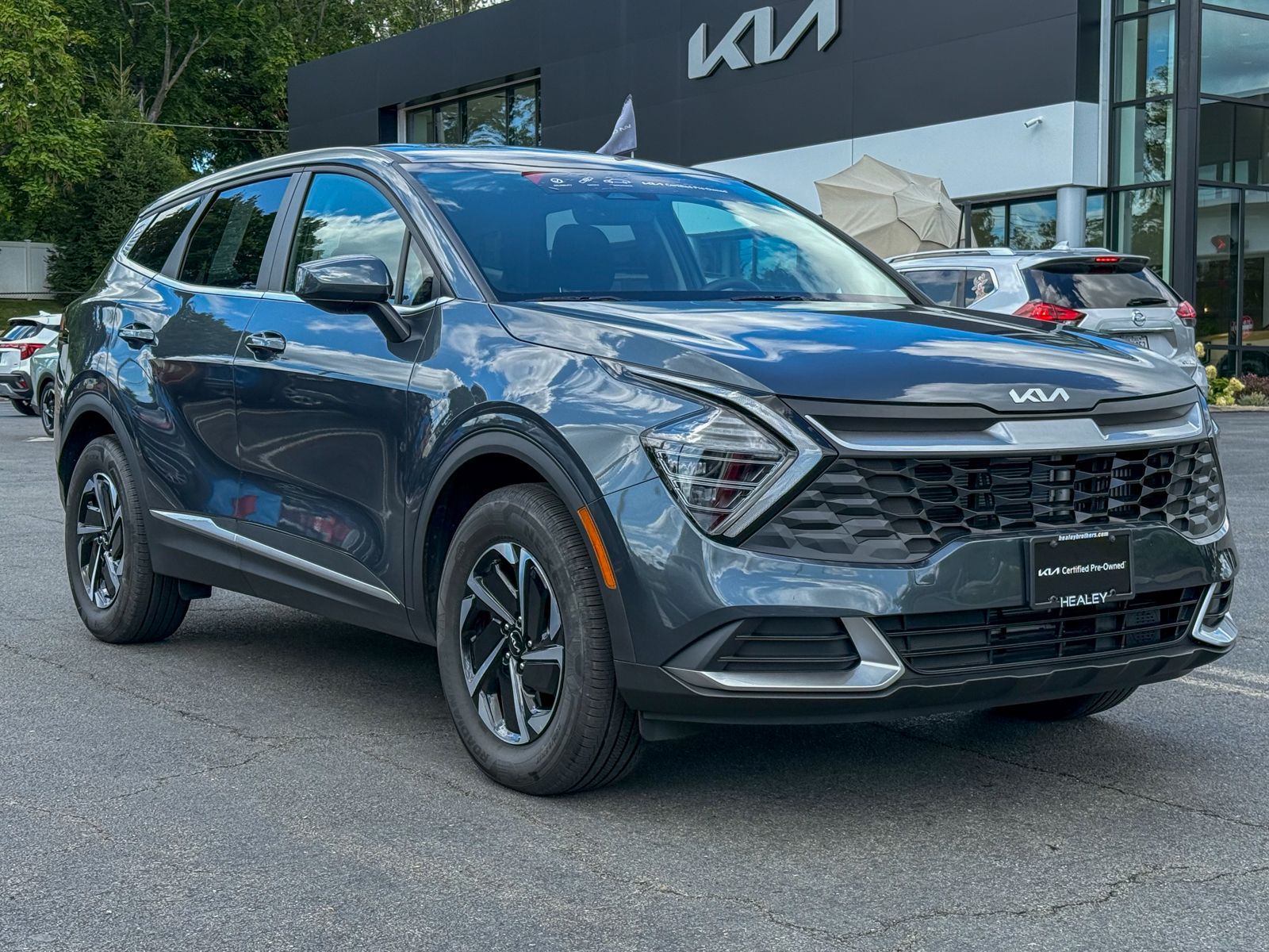 Photo view of 2025 Kia Sportage Hybrid in Gray