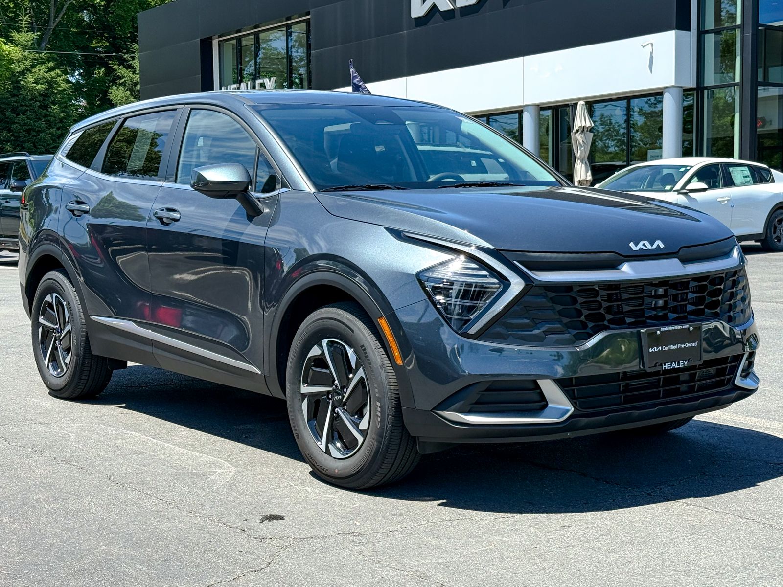 Photo view of 2025 Kia Sportage Hybrid in Gray