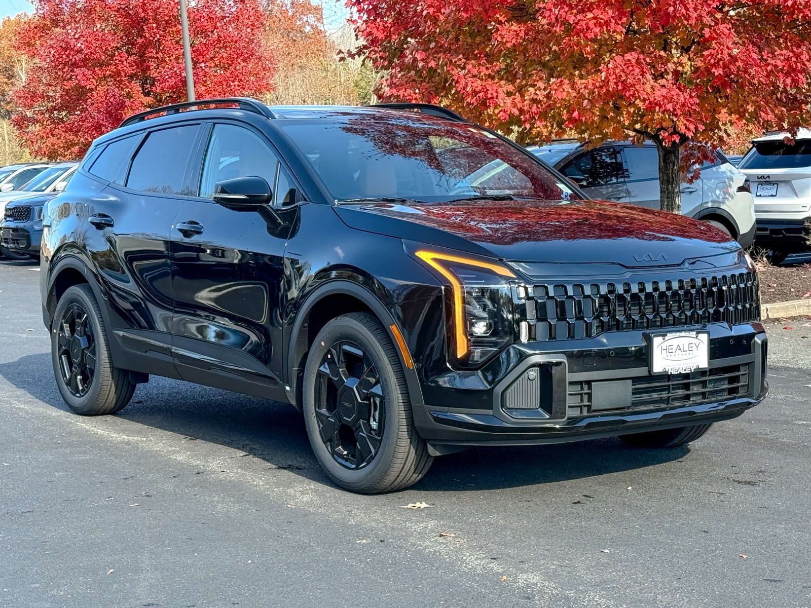 Photo view of 2026 Kia Sportage Hybrid in Black
