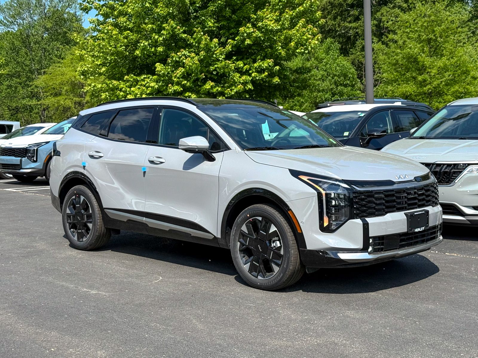 Photo view of 2026 Kia Sportage Hybrid in