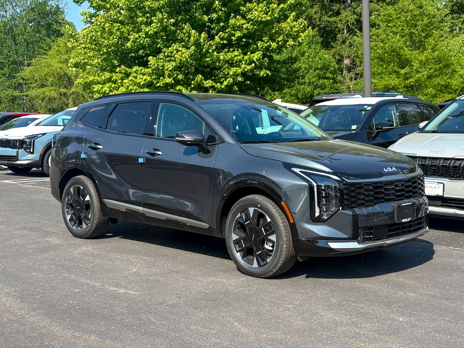 Photo view of 2026 Kia Sportage Hybrid in Gray
