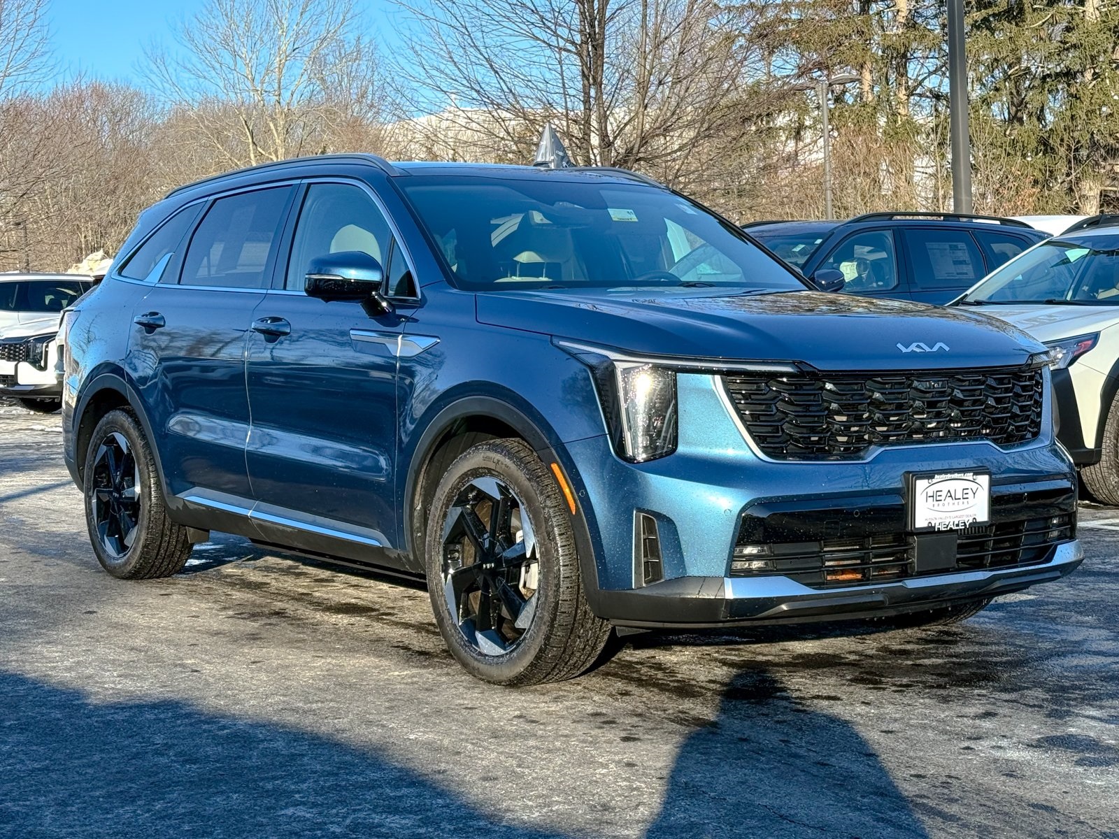 Photo view of 2025 Kia Sorento Hybrid in Blue