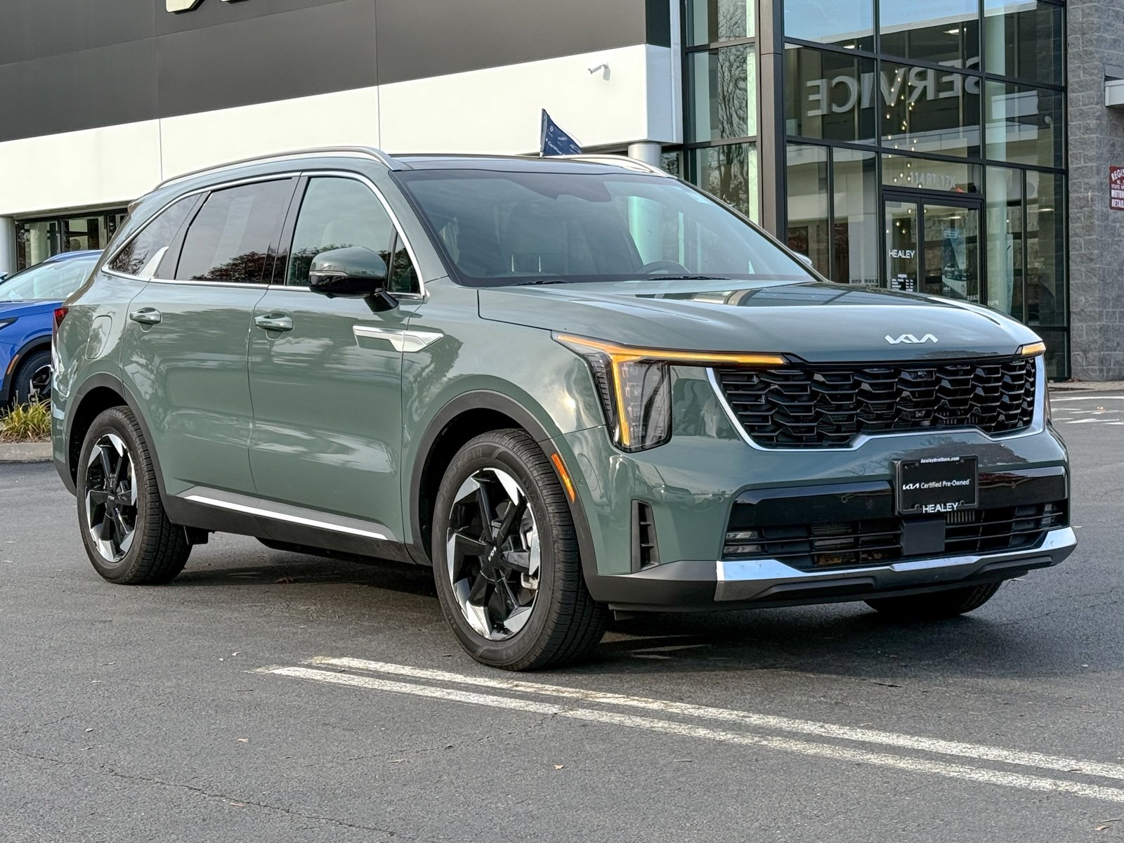 Photo view of 2025 Kia Sorento Plug-In Hybrid in Green