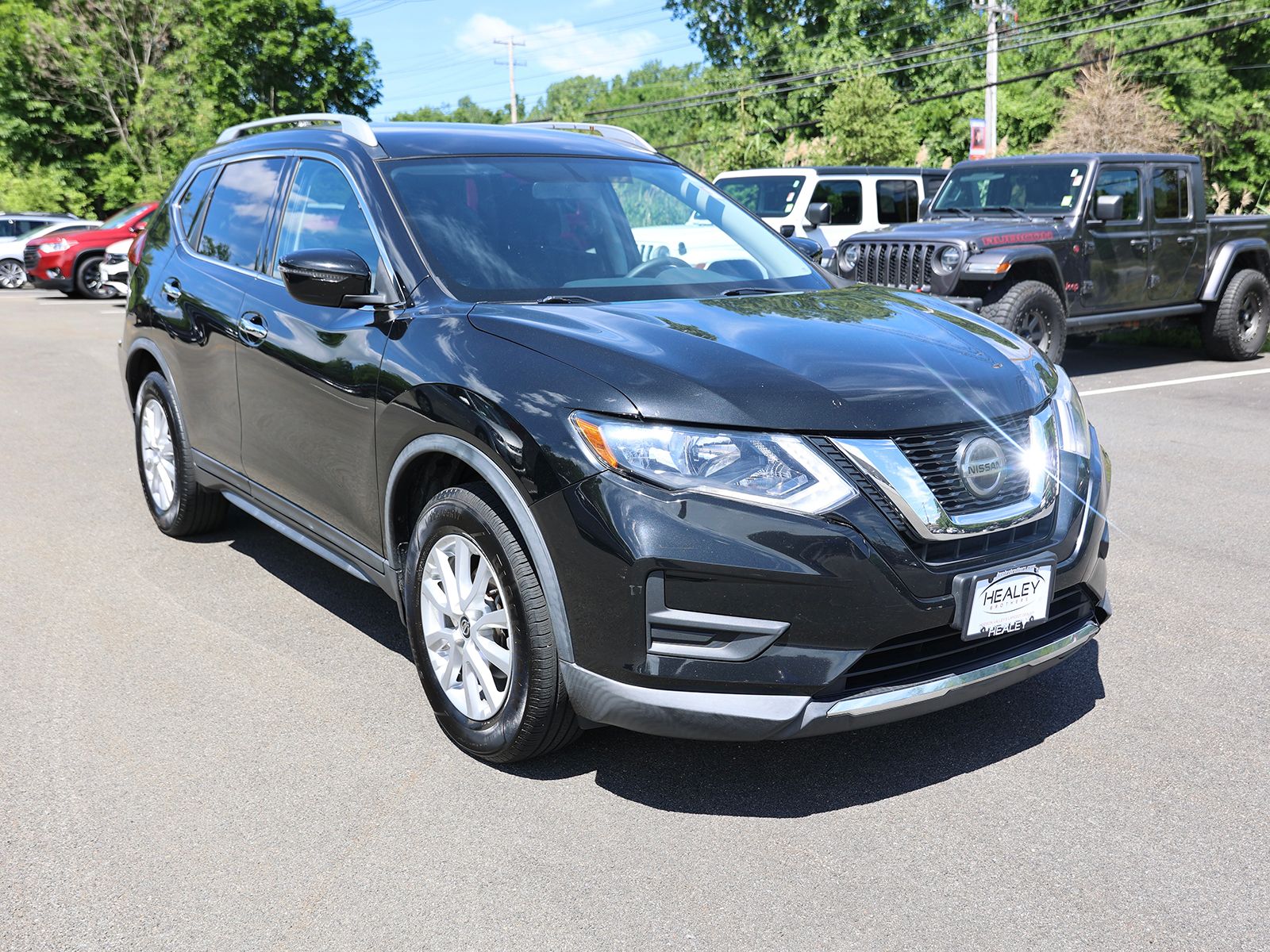 Photo view of 2018 Nissan Rogue in Black