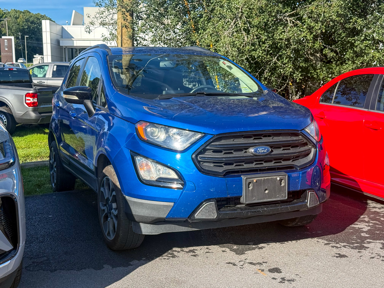 Photo view of 2020 Ford EcoSport in Blue