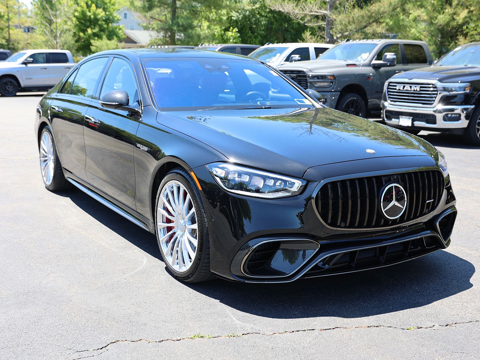 Photo view of 2025 Mercedes-Benz S-Class in Black