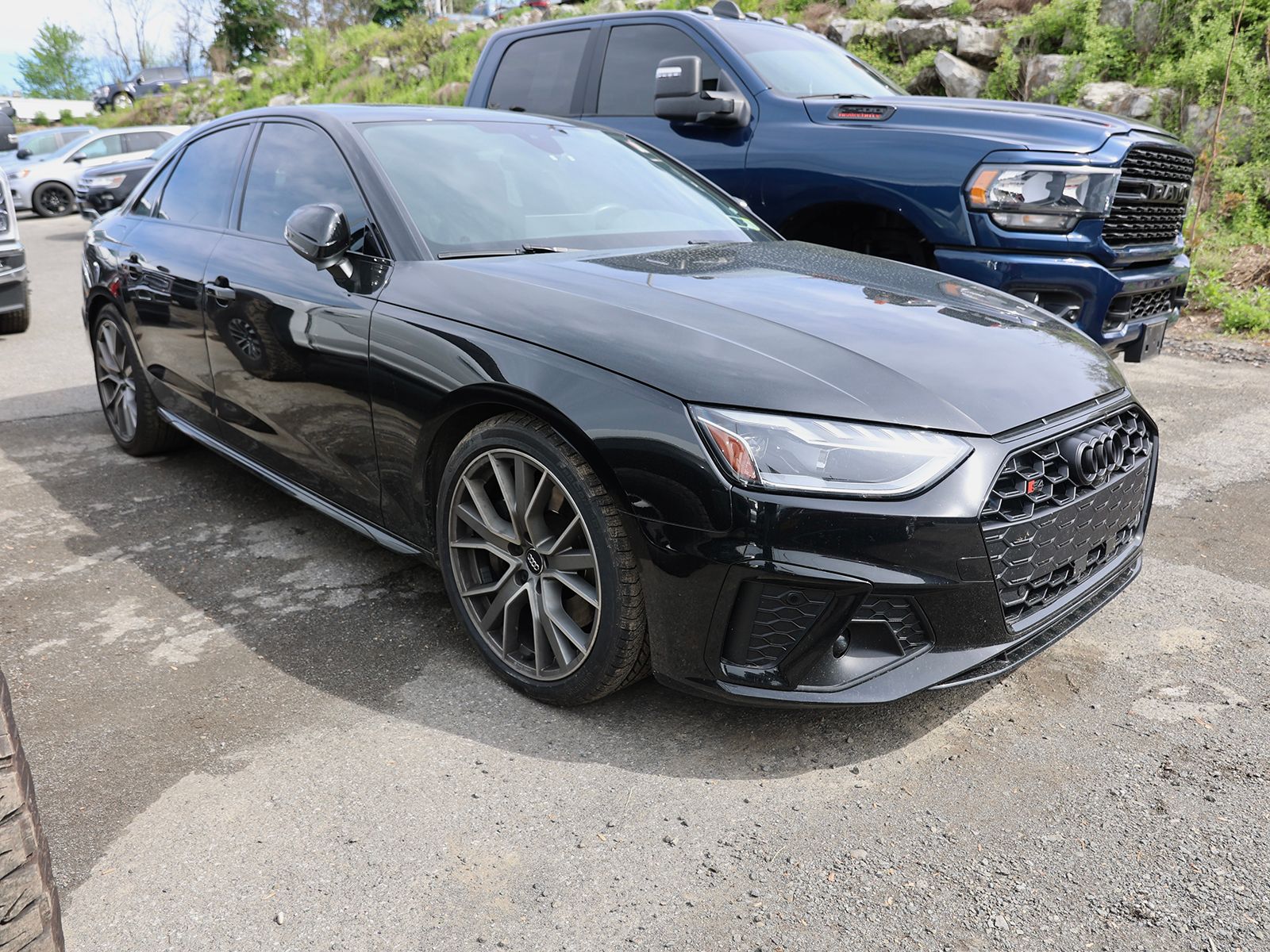 Photo view of 2021 Audi S4 in Black