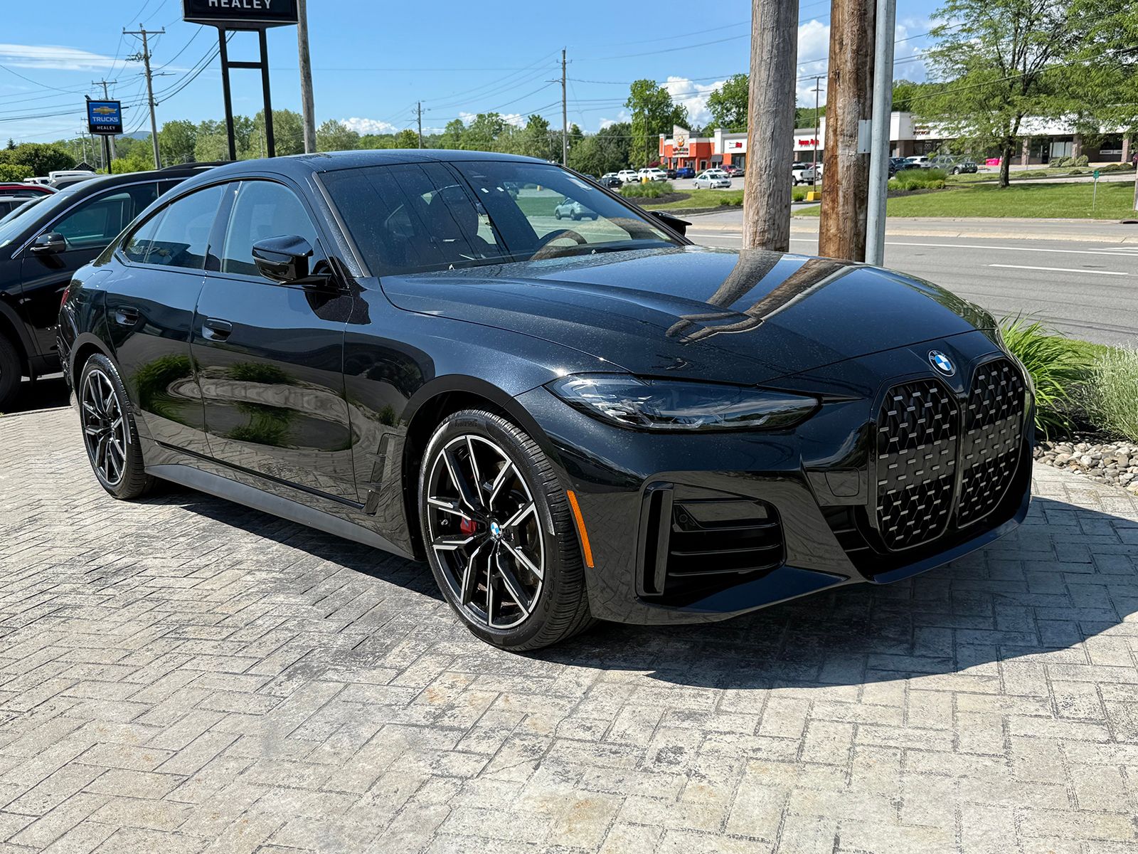 Photo view of 2024 BMW 4 Series in Black