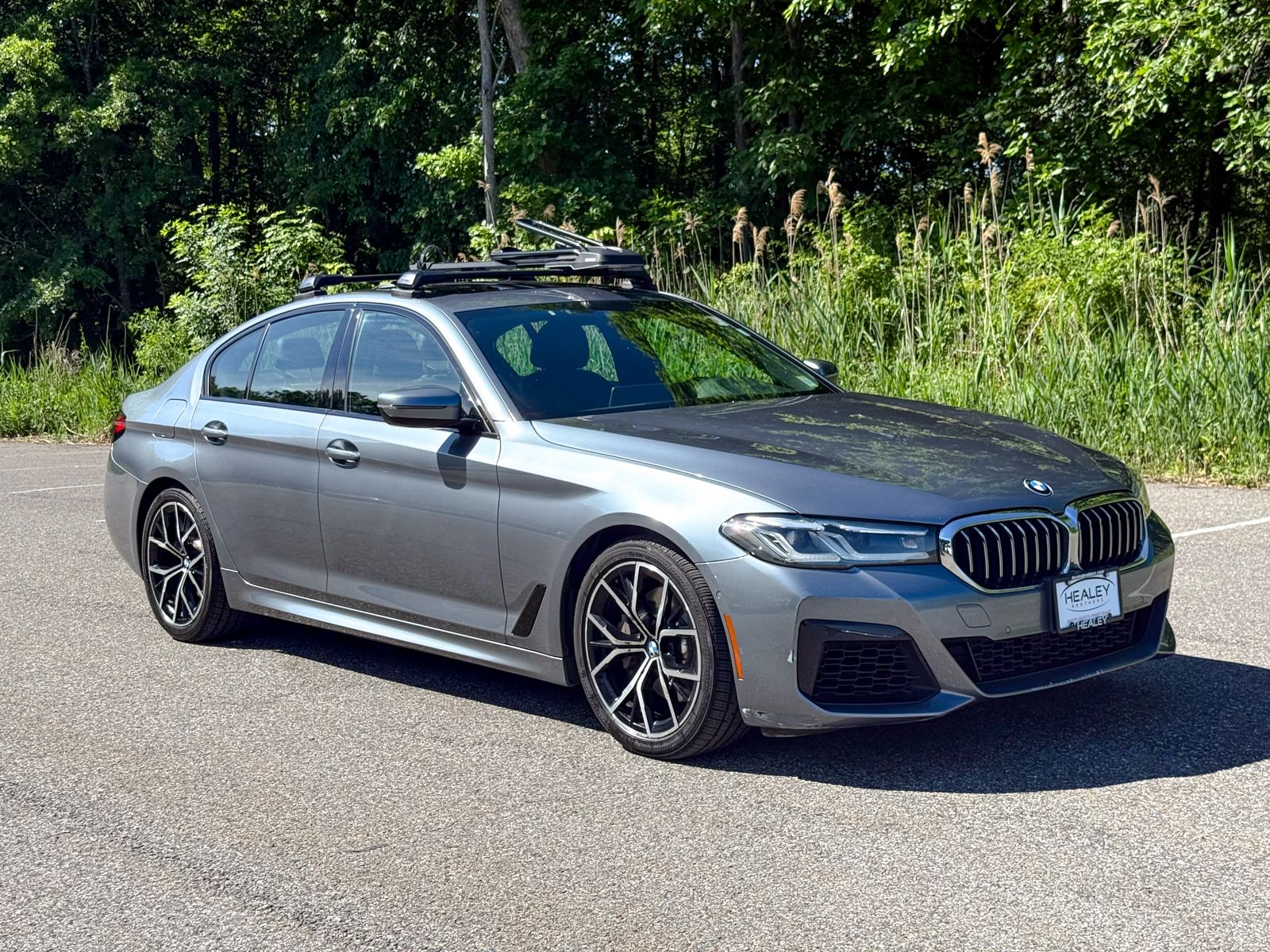 Photo view of 2021 BMW 5 Series in Gray